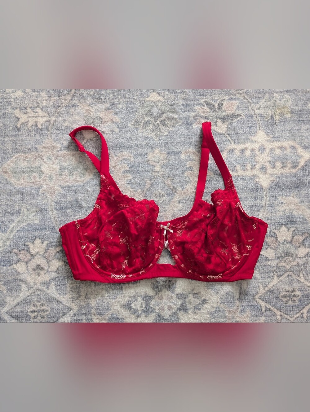 Cacique Bra Like New Size 40D Red Lace